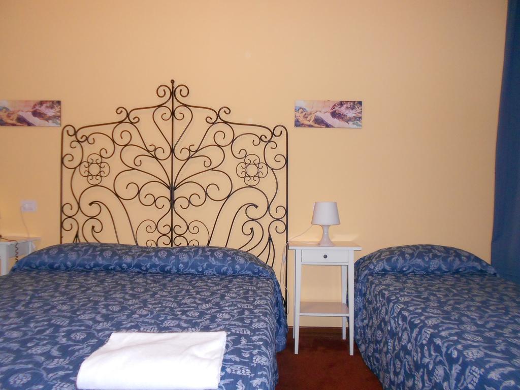 Rona Resort Rome Room photo