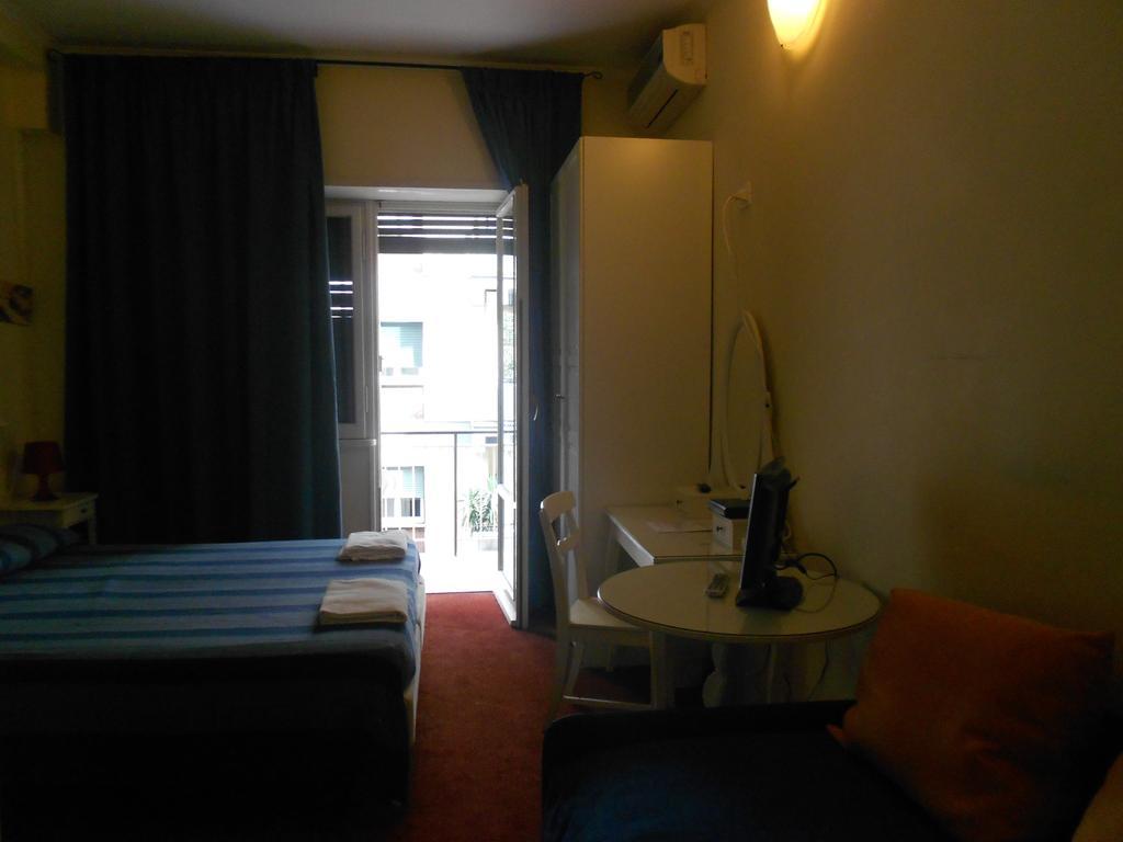 Rona Resort Rome Room photo